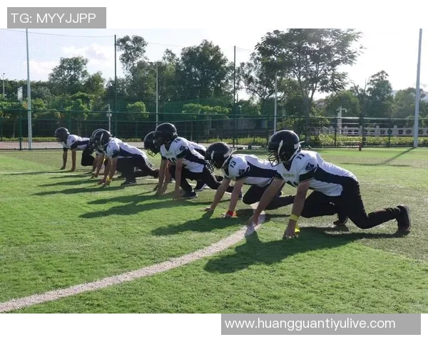 快船全队团建活动共赏橄榄球比赛并拍摄合影留念欢乐时光