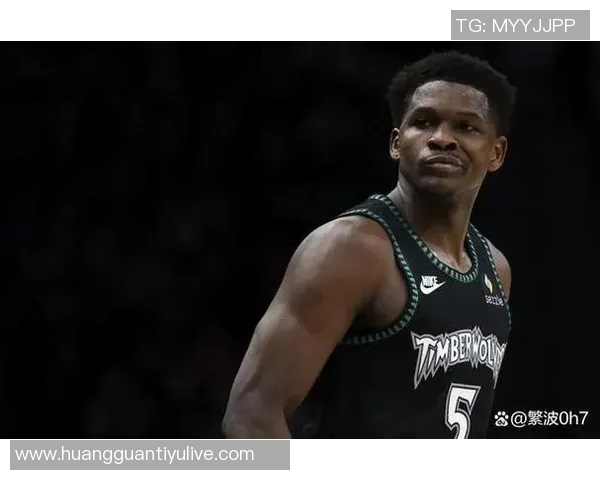 爱德华兹首节火力全开半场高效得分21分助球队争胜 爱德华兹首节火力全开半场高效得分21分助球队争胜