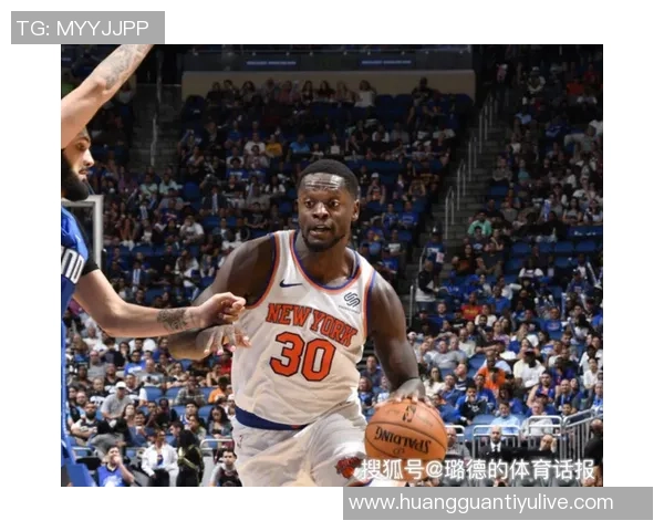 兰德尔表现平平14投仅5中贡献13分3篮板11助攻三分球命中率不佳