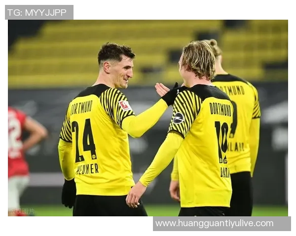 德国总理默茨提前离场错失多特绝杀圣保利的精彩瞬间